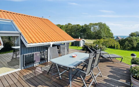 Algut - 75M from the Sea: Roof, House, Land Lot, Home, Cottage, Estate, Garden Buildings, Shade, Log Cabin, Landscaping