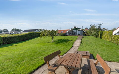 Algut - 75M from the Sea: Roof, House, Land Lot, Home, Cottage, Estate, Garden Buildings, Shade, Log Cabin, Landscaping