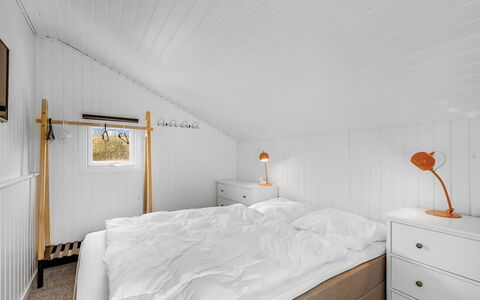 Eloise - 400M from the Sea: Wood, Ceiling, Bedroom, Flooring, Interior Design, Floor, Bed, Lighting, Bedding, Bed Sheet
