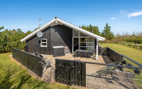 Rekke - 300M to the Fjord: Wood, House, Cottage, Home, Roof, Porch, Siding, Plank, Hardwood, Estate