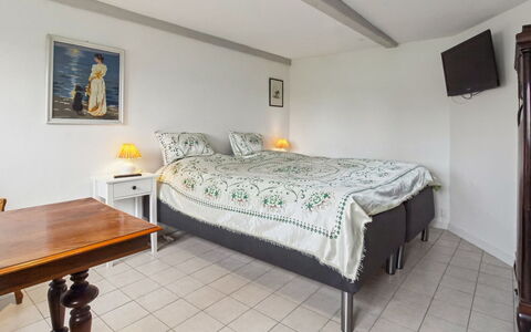 Arnora - 48Km from the Sea: Bed, Bedroom, Furniture, Bed Sheet, Interior Design, Floor, Bedding, Ceiling, Room, Bed Frame