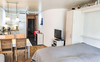 Verbena 280.2: Property, Wood, Comfort, Table, Television, Living Room, Floor, Flooring, Hardwood