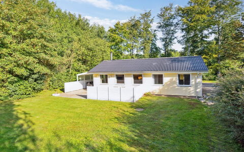 Viljo - 30Km from the Sea: Grass, Home, Roof, House, Cottage, Land Lot, Rural Area, Estate, Farmhouse, Garden