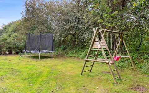 Viljo - 30Km from the Sea: Land Lot, Outdoor Play Equipment, Garden, Lawn, Shade, Park, Swing, Woodland, Backyard