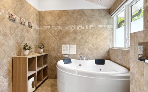 Thjodulf - 300M from the Sea: Plumbing Fixture, Flooring, Interior Design, Floor, Bathroom, Bathtub, Ceiling, Plumbing, Tile, Tap