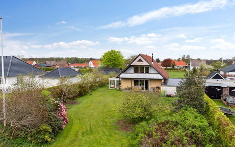 Othinkarl - 1Km from the Sea: Grass, Grassland, Landscape, Ecoregion, Plain, Plant Community, Land Lot, Outdoor Furniture, Prairie, Shrubland