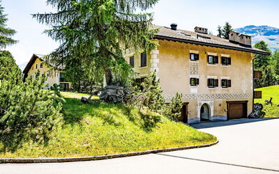 Pontresina 15: Building, Window, House, Home, Architecture, Residential Area, Cottage, Rural Area, Estate, Village
