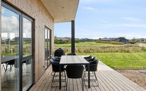 Harrieth - 300M from the Sea: Roof, Home, Door, Cottage, Shade, Siding, Yard, Estate, Backyard