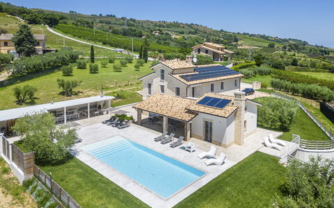 Villa Aso: Plant, Sky, Property, Building, Window, Azure, Tree, Urban Design, Leisure, Real Estate