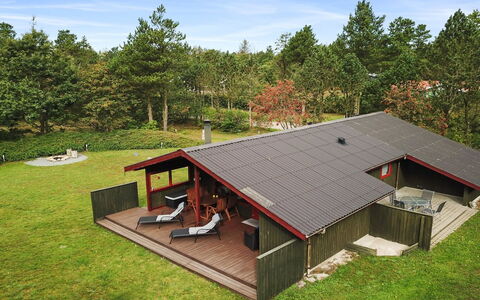 Gunsten - 2.3Km from the Sea: Cottage, Shed, Hut, Farmhouse, Prairie, Shack, Barn, Log Cabin, Garden Buildings