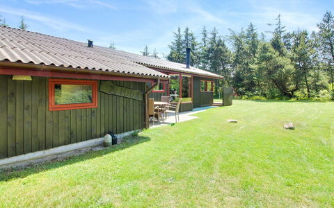 Gunsten - 2.3Km from the Sea: Cottage, Shed, Hut, Farmhouse, Prairie, Shack, Barn, Log Cabin, Garden Buildings