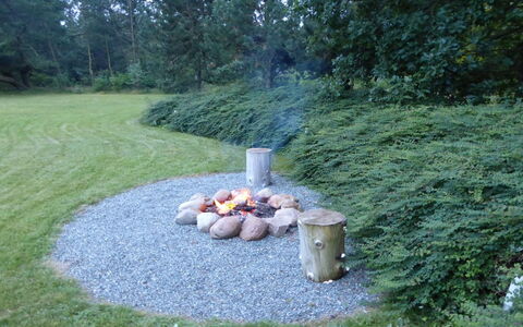 Gunsten - 2.3Km from the Sea: Cottage, Shed, Hut, Farmhouse, Prairie, Shack, Barn, Log Cabin, Garden Buildings