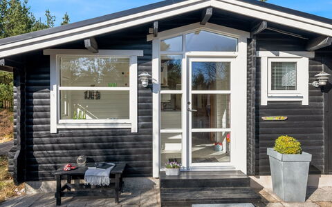 Florense - 2.5Km from the Sea: Door, Home, Cottage, Siding, Garden Buildings, Hardwood, Log Cabin, Plank, Porch