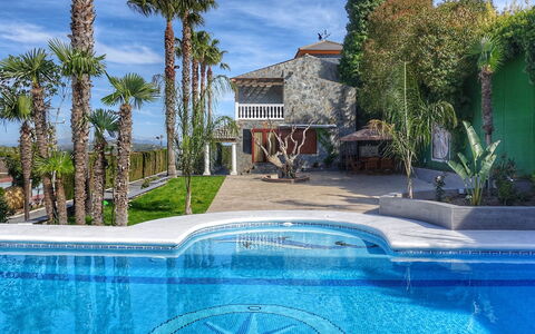 El Balcon: Property, Swimming Pool, Blue, Home, Real Estate, Estate, House, Building, Azure, Tree
