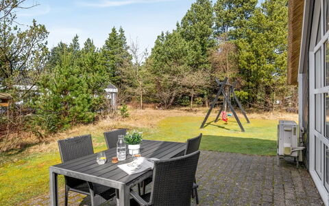 Hunno - 3Km from the Sea: Furniture, Wood, Interior Design, Flooring, Floor, Chair, Room, Ceiling, Living Room, Apartment