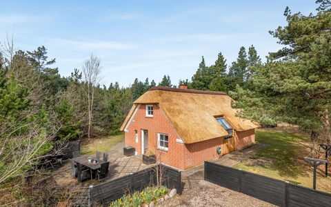 Hunno - 3Km from the Sea: Furniture, Wood, Interior Design, Flooring, Floor, Chair, Room, Ceiling, Living Room, Apartment