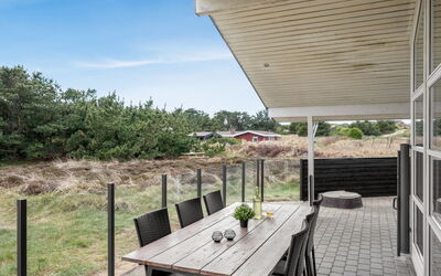 Thrugils - 500M from the Sea