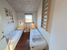 Thrugils - 800M from the Sea
