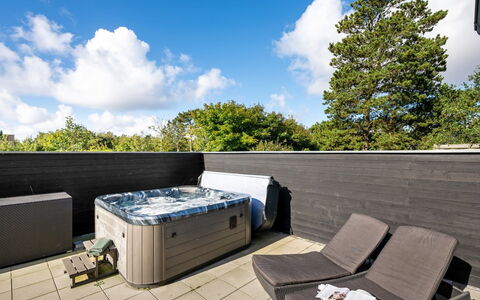 Tinella - 250M to the Fjord: Composite Material, Swimming Pool, Bathtub, Outdoor Furniture, Jacuzzi, Plumbing Fixture, Chair, Shade, Design