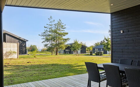 Uma - 1.5Km from the Sea: Roof, Home, Door, Cottage, Shade, Siding, Yard, Estate, Backyard