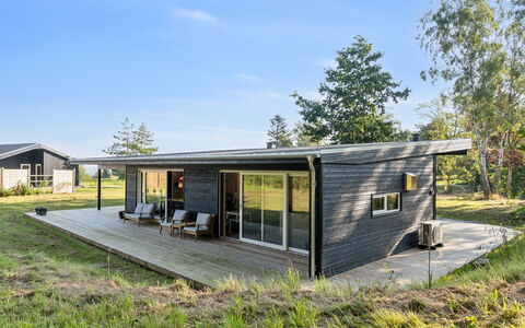 Uma - 1.5Km from the Sea: Roof, Home, Door, Cottage, Shade, Siding, Yard, Estate, Backyard