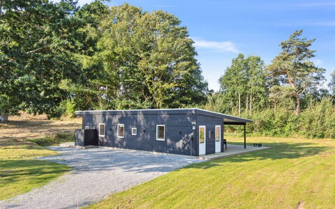 Uma - 1.5Km from the Sea: Roof, Home, Door, Cottage, Shade, Siding, Yard, Estate, Backyard