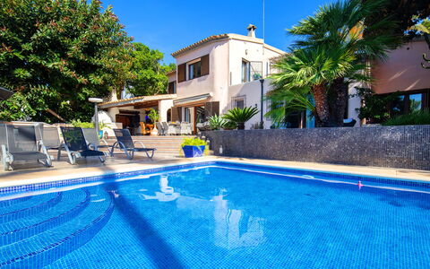 El Salvador: Water, Building, Property, Plant, Swimming Pool, Sky, Azure, Blue, House, Tree