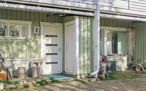 Siularinne B9: Wood, Cottage, Log Cabin, Forest, Shed, Garden Buildings, Larch, Woodland, Wood Stain