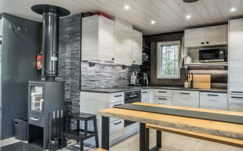 Vaaranpää: Wood, Kitchen, Interior Design, Flooring, Furniture, Home, Countertop, Ceiling, Home Appliance, Kitchen Appliance