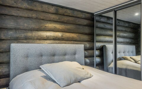 Vaaranpää: Bedroom, Wood, Bed, Interior Design, Flooring, Furniture, Bedding, Floor, Bed Sheet, Bed Frame