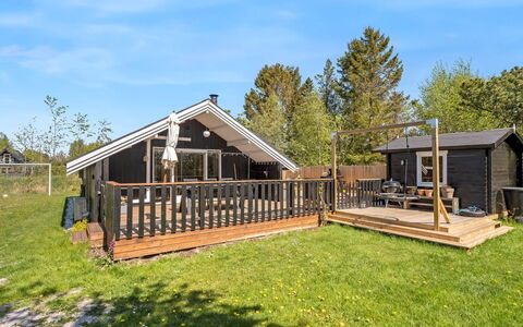 Nayati - 800M from the Sea: Cottage, Shed, Hut, Farmhouse, Prairie, Shack, Barn, Log Cabin, Garden Buildings