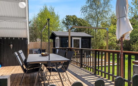 Nayati - 800M from the Sea: Cottage, Shed, Hut, Farmhouse, Prairie, Shack, Barn, Log Cabin, Garden Buildings