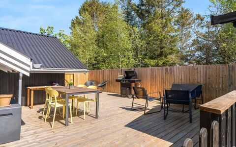 Nayati - 800M from the Sea: Cottage, Shed, Hut, Farmhouse, Prairie, Shack, Barn, Log Cabin, Garden Buildings