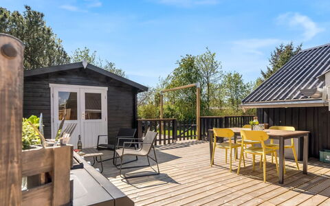 Nayati - 800M from the Sea: Cottage, Shed, Hut, Farmhouse, Prairie, Shack, Barn, Log Cabin, Garden Buildings