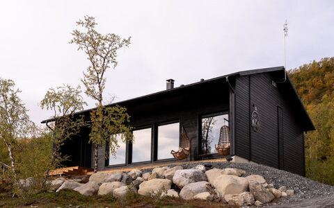Saanan Helmi: Wood, Snow, Cottage, Winter, Roof, Home, Freezing, Log Cabin, Siding, Slope