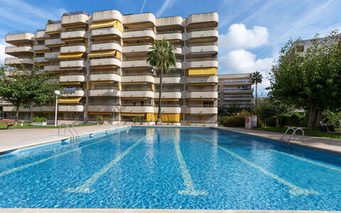 Salou 309: Water, Cloud, Sky, Plant, Property, Building, Swimming Pool, Azure, House, Tree