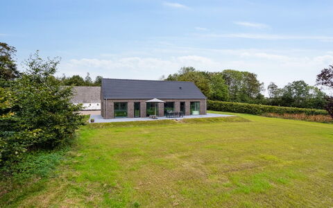 Landuin - 30Km from the Sea: Grass, Grassland, Landscape, Ecoregion, Plain, Plant Community, Land Lot, Outdoor Furniture, Prairie, Shrubland