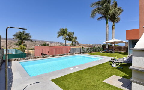 Tipo 2 Dormitorios: Water, Sky, Plant, Swimming Pool, Blue, Azure, Tree, Building, Architecture, Rectangle