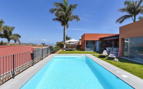 Tipo 2 Dormitorios: Water, Sky, Plant, Swimming Pool, Blue, Azure, Tree, Building, Architecture, Rectangle