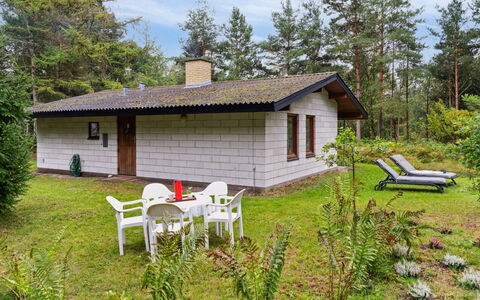 Fulla - 650M from the Sea: House, Cottage, Home, Roof, Land Lot, Rural Area, Groundcover, Farmhouse, Garden Buildings, Garden