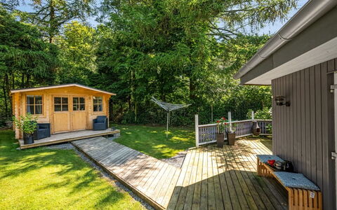 Meo - 30Km from the Sea: Roof, House, Home, Cottage, Door, Siding, Deck, Porch, Plank, Hardwood