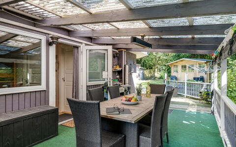 Meo - 30Km from the Sea: Roof, House, Home, Cottage, Door, Siding, Deck, Porch, Plank, Hardwood