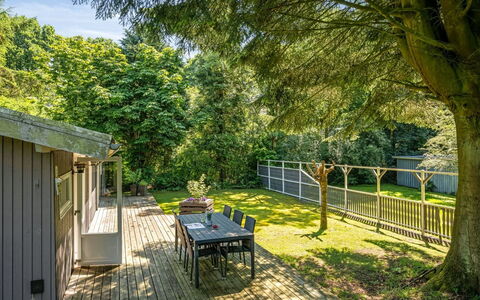 Meo - 30Km from the Sea: Roof, House, Home, Cottage, Door, Siding, Deck, Porch, Plank, Hardwood