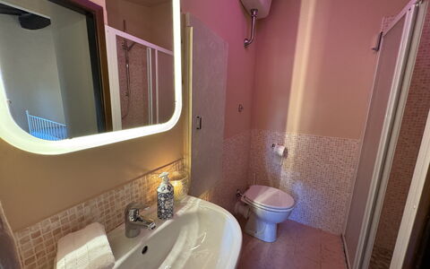 Casa Toto: Wall, Floor, Interior Design, Flooring, Plumbing Fixture, Bathroom, Plumbing, Room, Bathroom Sink, Tap