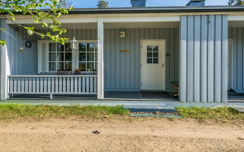 Saariseläntie 8 e 3: Wood, Cottage, Log Cabin, Forest, Shed, Garden Buildings, Larch, Woodland, Wood Stain