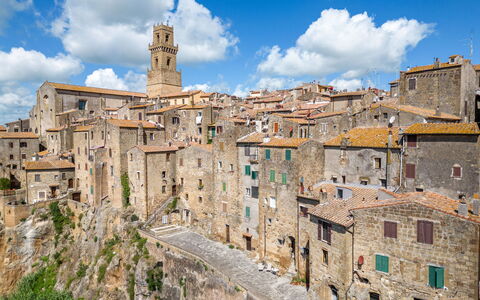 Il Piccione: Cloud, Sky, Building, Plant, Window, House, Landscape, Facade, City, Roof