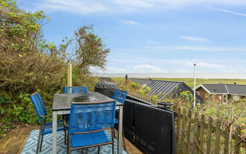 Benni - 75M to the Fjord: Blue, Shrub, Cottage, Groundcover, Garden, Estate, Shade, Landscaping, Farmhouse, Eco Hotel