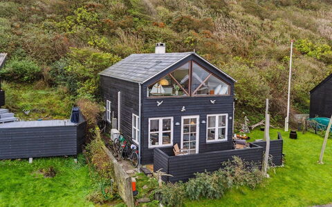 Benni - 75M to the Fjord: Blue, Shrub, Cottage, Groundcover, Garden, Estate, Shade, Landscaping, Farmhouse, Eco Hotel