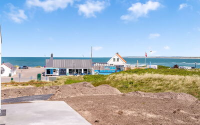 Unge - 75M from the Sea