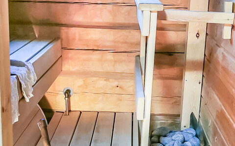 Vuonelo 8 a 2: Wood, Sauna, Wood Stain, Hardwood, Plank, Natural Material, Plywood, Lumber